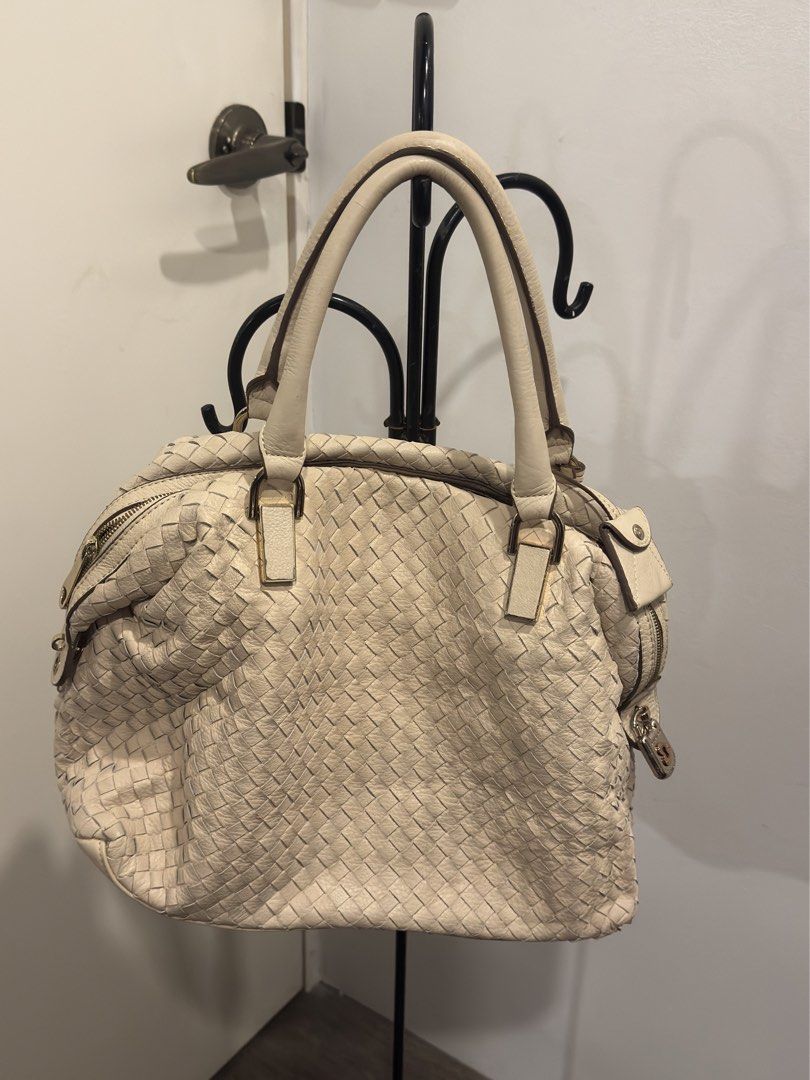 Morgan weave shoulder Bag (Category: Shoulder Bags) located in Paranaque City. Submitted by celinegab (Listing ID 1467513118, Image 2). Description: .