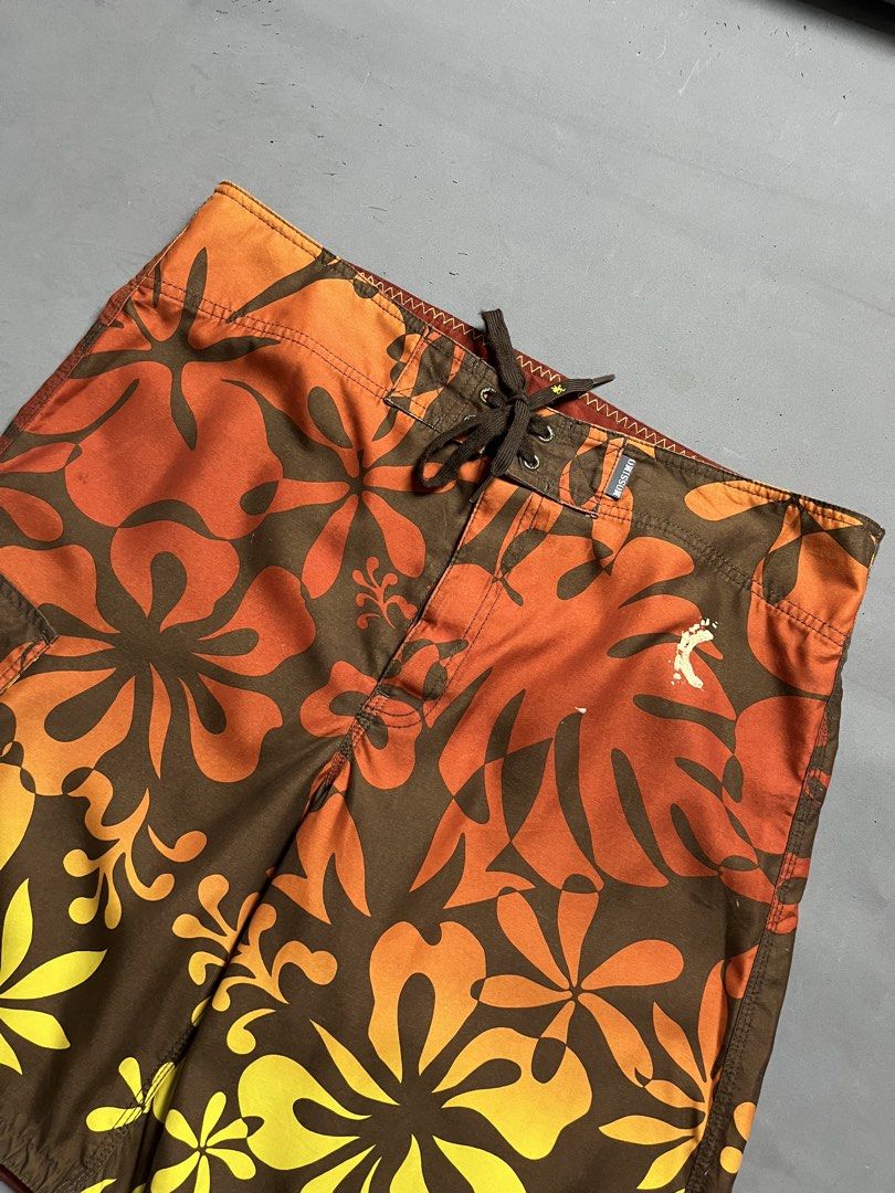 MOSSIMO BOARDSHORT (Category: Swim Trunks & Board Shorts) located in Quezon City. Submitted by kentstuff (Listing ID 1467516816, Image 2). Description: MOSSIMO BOARDSHORT Waist: 38 Length: 21 Leg opening: 12.5 Condition: Excellent CR: 9/10 Issue: paint stain DISCLAIMER: This is a thrifted item. All brands, logos, and trademarks belong to their rightful owners. We’re here to rehome great pieces — no brand affiliation intended.