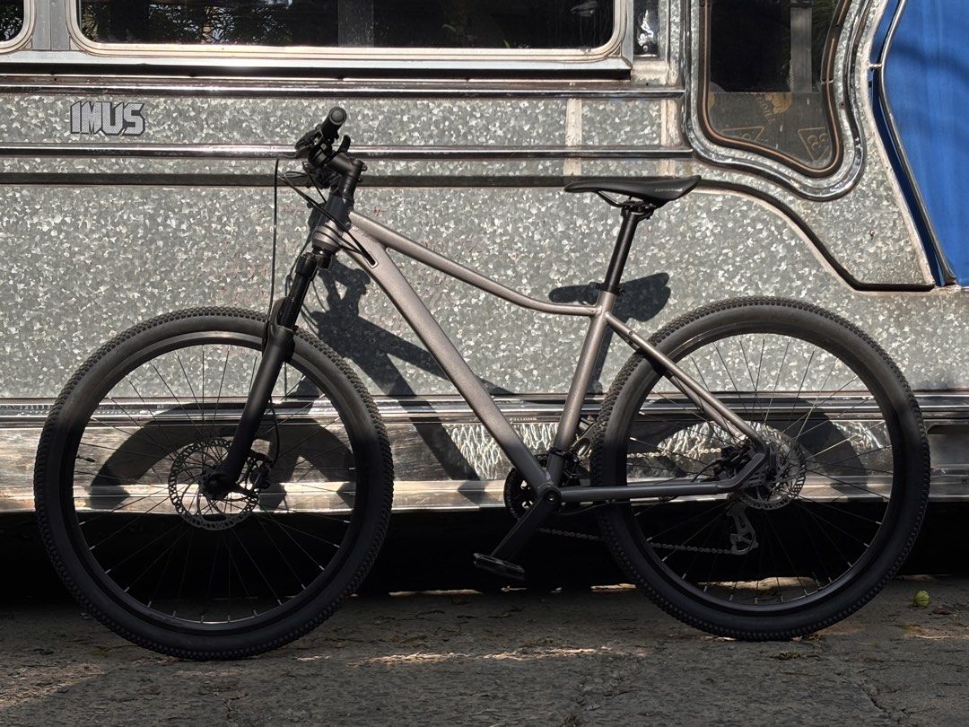 MTB 27.5er Brandnew (Category: Bicycles) located in Manila. Submitted by vielsuperstar (Listing ID 1467441610, Image 1). Description: - Brandnew straight from factory - Shimano Altus Rd - Tektro Hydraulic Brakes - Microshift shifters - 8x cogs - Alloy Frame - Prowheel 2x Crankset - Zoom Stem and Handlebar - Corratec Saddle - Kenda Tires 100% Treadlife Dasmariñas, Cavite.