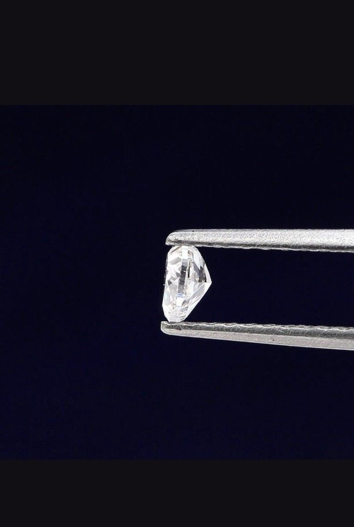 Natural diamond (Category: Luxury Accessories) located in Goa. Submitted by brilyo (Listing ID 1467379884, Image 3). Description: *Natural diamond *carat: 0.19 *cut: heart *color: pink *enahancements: none please inqiure for more details.