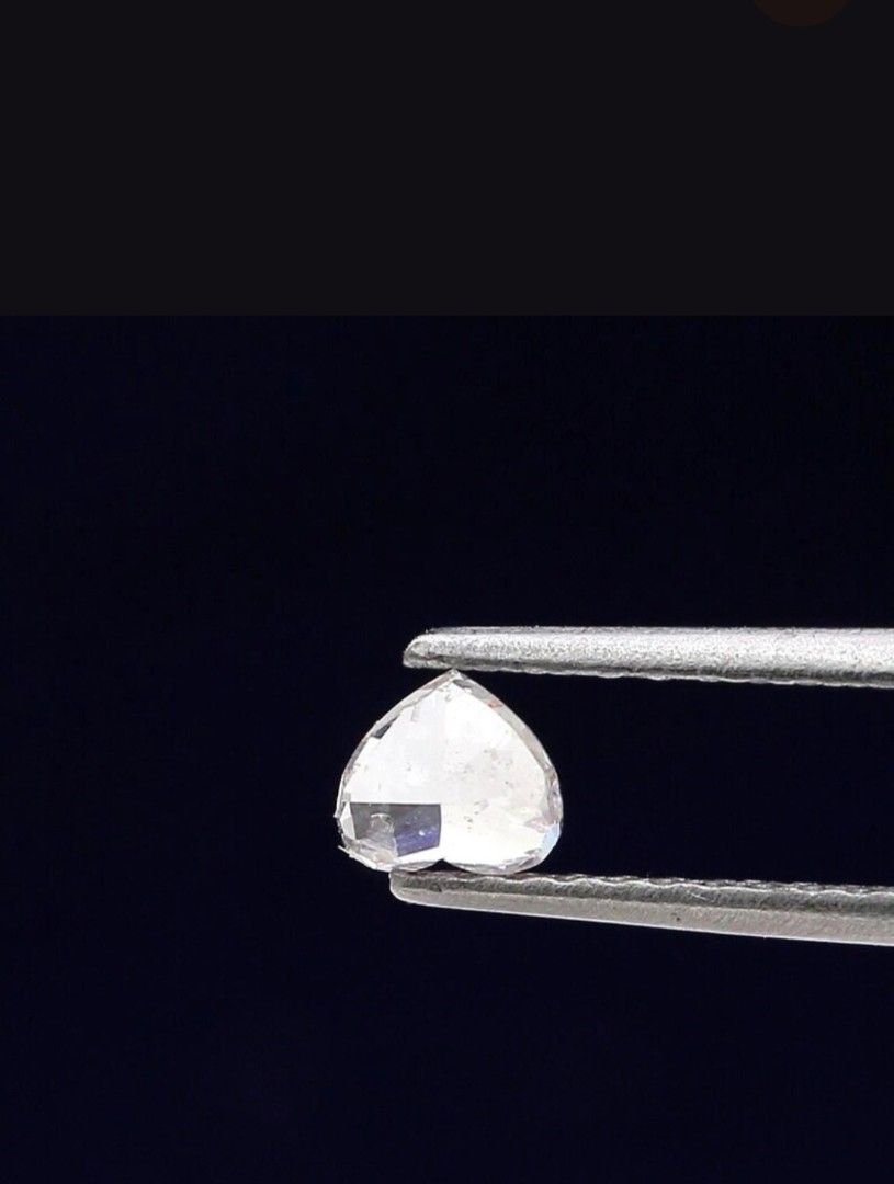 Natural diamond (Category: Luxury Accessories) located in Goa. Submitted by brilyo (Listing ID 1467387307, Image 2). Description: *Natural diamond *carat: 0.20 *cut: heart *color: fancy light pink/ purplish pink *clarity: VS1 please inquire for more details. Thank you!.