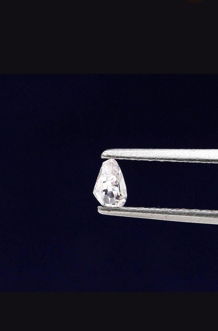 Natural diamond (Category: Luxury Accessories) located in Goa. Submitted by brilyo (Listing ID 1467387307, Image 3). Description: *Natural diamond *carat: 0.20 *cut: heart *color: fancy light pink/ purplish pink *clarity: VS1 please inquire for more details. Thank you!.