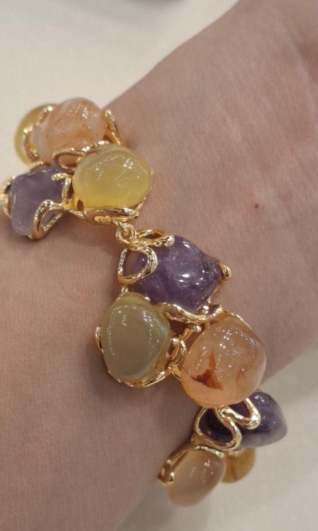 Natural Stones Bracelet (Category: Bracelets) located in Baguio. Submitted by marinel.caranto (Listing ID 1467400989, Image 2). Description: natural citrine, amethyst, carnelian 3500.00 micron setting 17cm to 20cm.