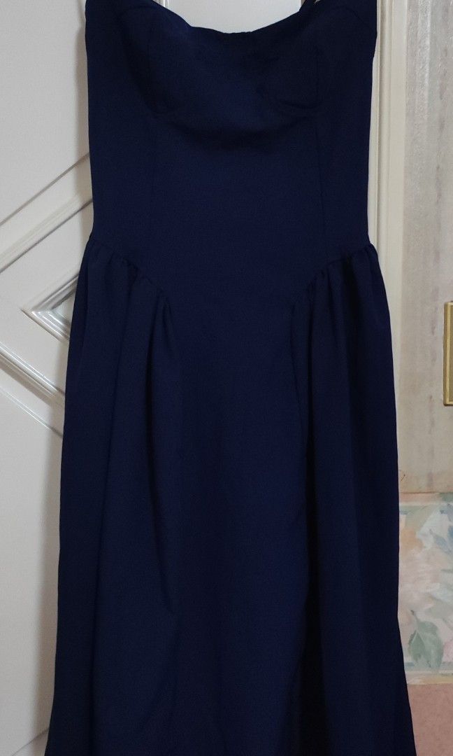 Navy blue / Dark blue long dress (Category: Dresses) located in Bocaue. Submitted by jessdcluters (Listing ID 1467489882, Image 2). Description: .