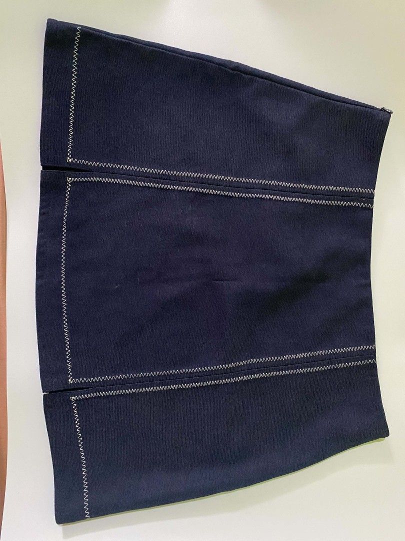Navy Blue Short Skirt (Category: Skirts) located in Koronadal. Submitted by zxckeeeny_ (Listing ID 1467396468, Image 2). Description: Xuviate - blue ‎W- 33 ‎L - 16 excellent 9.2/10 .