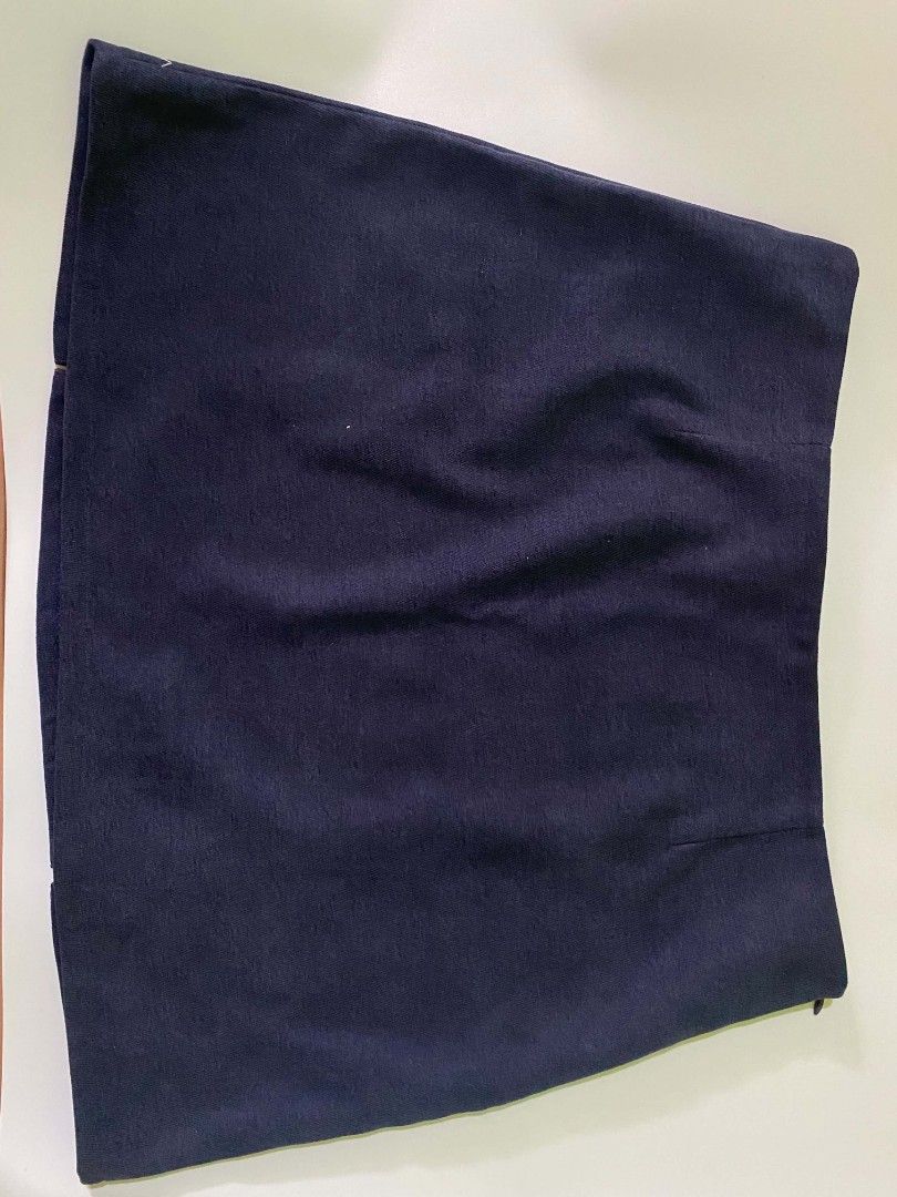 Navy Blue Short Skirt (Category: Skirts) located in Koronadal. Submitted by zxckeeeny_ (Listing ID 1467396468, Image 1). Description: Xuviate - blue ‎W- 33 ‎L - 16 excellent 9.2/10 .