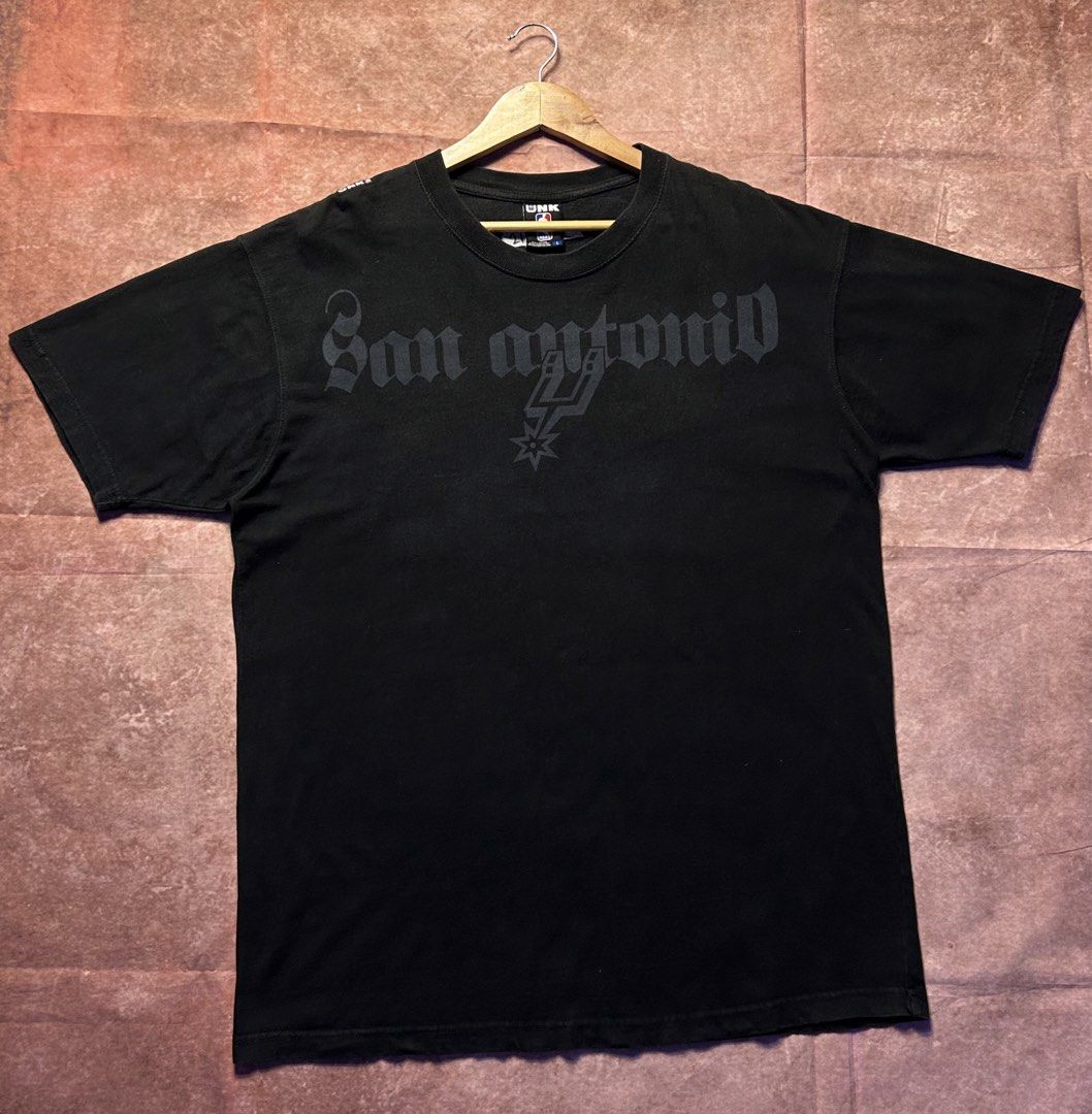 NBA SAN ANTONIO SCRIPT TEE (Category: Activewear) located in Dasmarinas. Submitted by 2slickdeals_ (Listing ID 1467411427, Image 1). Description: SIZE LARGE 21 WIDTH 29 LENGTH VERY GOOD CONDITION ISSUE: MINOR LINT. COLOR RATE: 9 / 10 J&T / LALAMOVE / MEET UPS!.