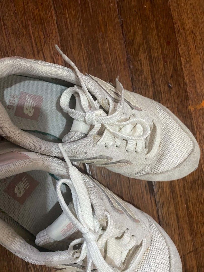 New Balance (Category: Sneakers) located in Quezon City. Submitted by hausofprelove (Listing ID 1467460029, Image 3). Description: .