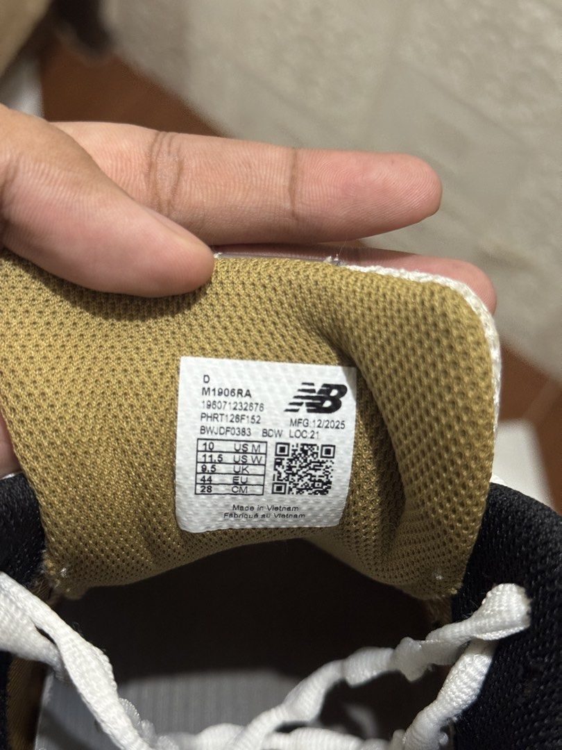 New Balance 1906RA Size US 10 / EU 44 (Category: Sneakers) located in Manila. Submitted by fernandezk00032 (Listing ID 1467530205, Image 2). Description: - Model: New Balance 1906RA - Colorway: Metalic Gold and Silver - Size: US 10 / UK 9.5 / EU 44 (Medium Width) - Condition: Like new with original box straight from the store - Features: Extremely comfortable cushioning, perfect for daily sneaker rotation - Shipping or meetups available across th