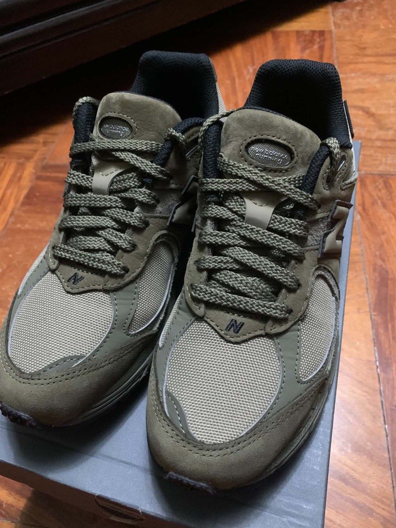 New Balance 2002R Olive Green (Category: Sneakers) located in Manila. Submitted by katgalams (Listing ID 1467601458, Image 1). Description: New Balance 2002R (M2002RPK) Colorway: Olive Green with black interior Size: Men's US 6 / UK 5.5 / EU 38.5 Inclusion: Original box with style and barcode label Condition: Like new / pristine condition Premium mesh and suede upper with durable rubber outsole Mode of Payment: GCash, BPI, or COD via Lalamove Shi