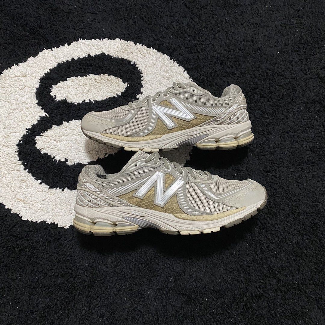 New Balance 860 V2 (Category: Sneakers) located in Danao, Cebu. Submitted by sneaks_cebu (Listing ID 1467412130, Image 1). Description: New Balance 860V2 Size 7wm 23.5cm -no major issues Php 1,550.
