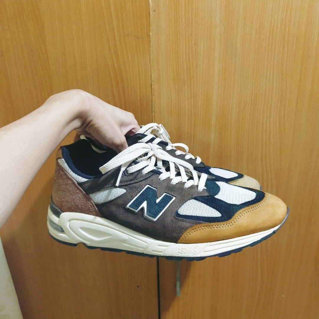 New Balance 990v2 Teddy Santis (Category: Sneakers) located in Manila. Submitted by patinacollectives2.0 (Listing ID 1467544301, Image 1). Description: New Balance 990v2 Teddy Santis M990BB2 Size 10US 44EUR Made in USA The best 990v2 colorway in my opinion Personal pair Rare colorway to find Minor signs of usage and typical sole cracking due to age Not crumbling may missing chunk lang. 2000+SF Marikina location Shipping via Lalamove or J&T.