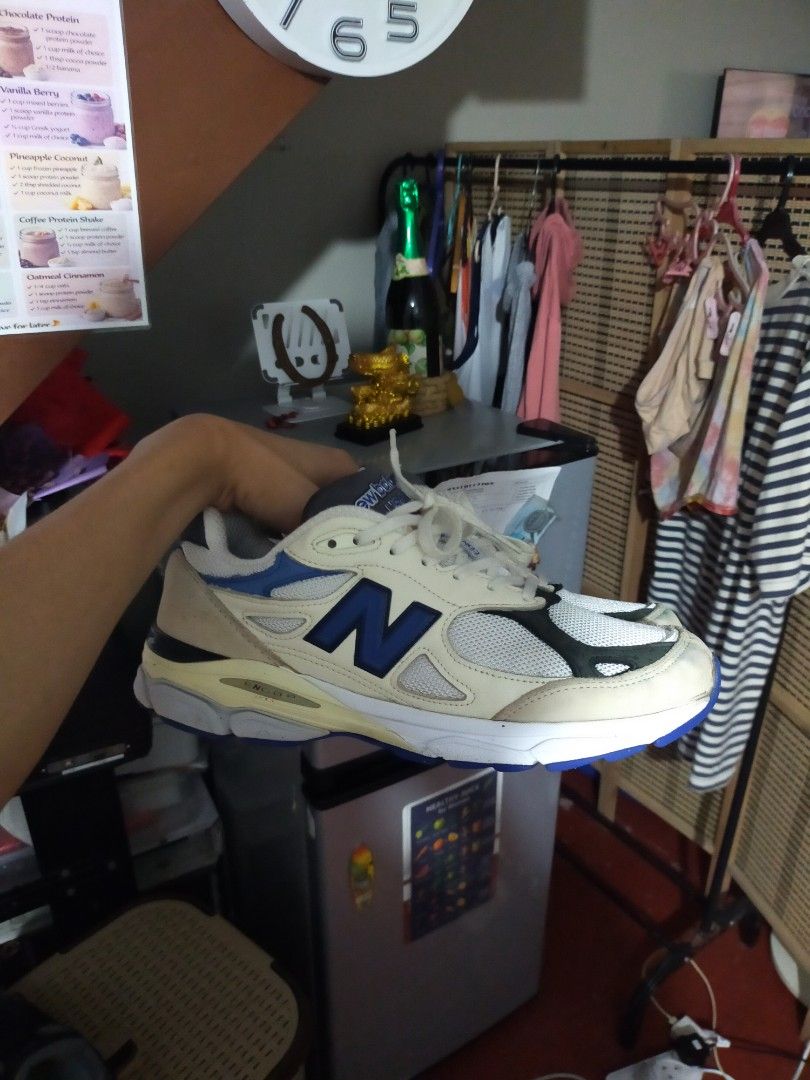 New Balance 990v3 Teddy Santis (Category: Sneakers) located in Manila. Submitted by patinacollectives2.0 (Listing ID 1467452606, Image 1). Description: New Balance 990v3 Teddy Santis White Blue M990WB3 Size 9.5US 43EUR Made in USA Authentic Really good condition for its age No major issues Needs cleaning only Very rare colorway to find 2500+SF Marikina location Shipping via Lalamove or J&T.