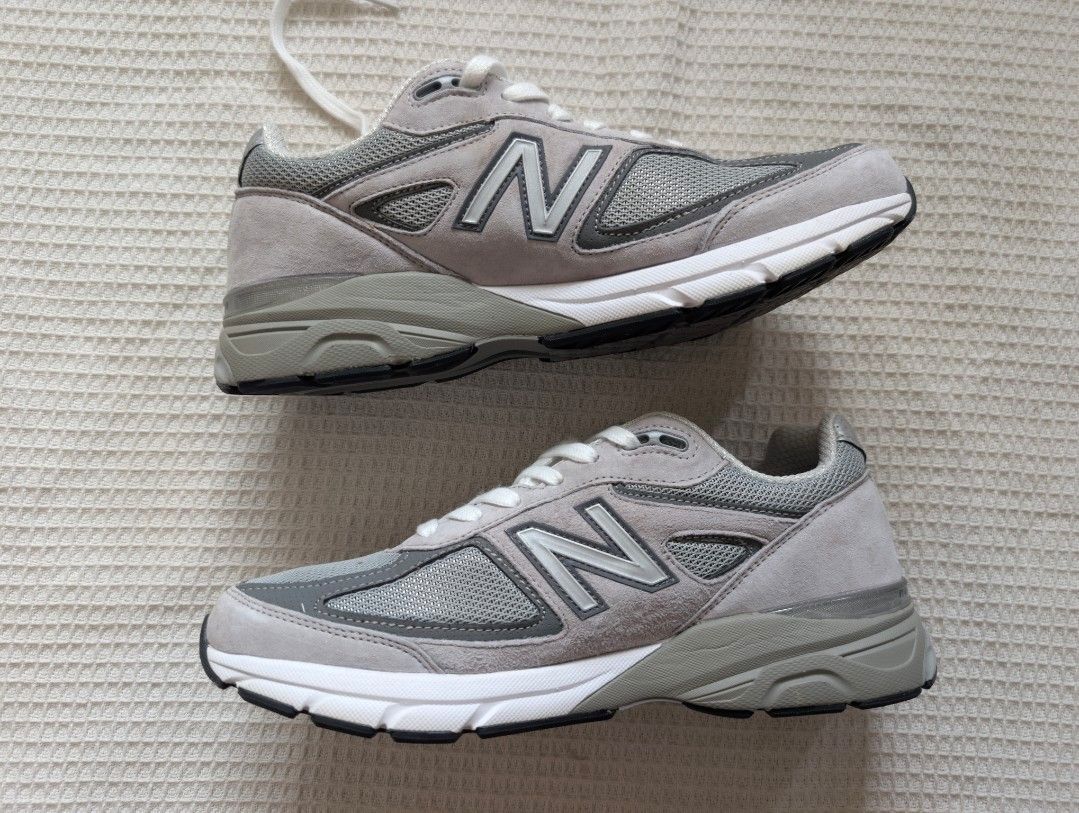 New Balance 990v4 (Category: Sneakers) located in Binan City. Submitted by fabpanda (Listing ID 1466628296, Image 1). Description: LAST PRICE.❣️❣️❣️ LAST PRICE.❣️❣️❣️ LAST PRICE.❣️❣️❣️ The best vintage Nb design! Also good for running. Never been used... sinukat lang pero di kasya. Also willing for trade-in if you have a smaller size. Naitapon yung mismong box but i have another NB box for a different shoe in the pic. Issue: Mejo nabura ung red N