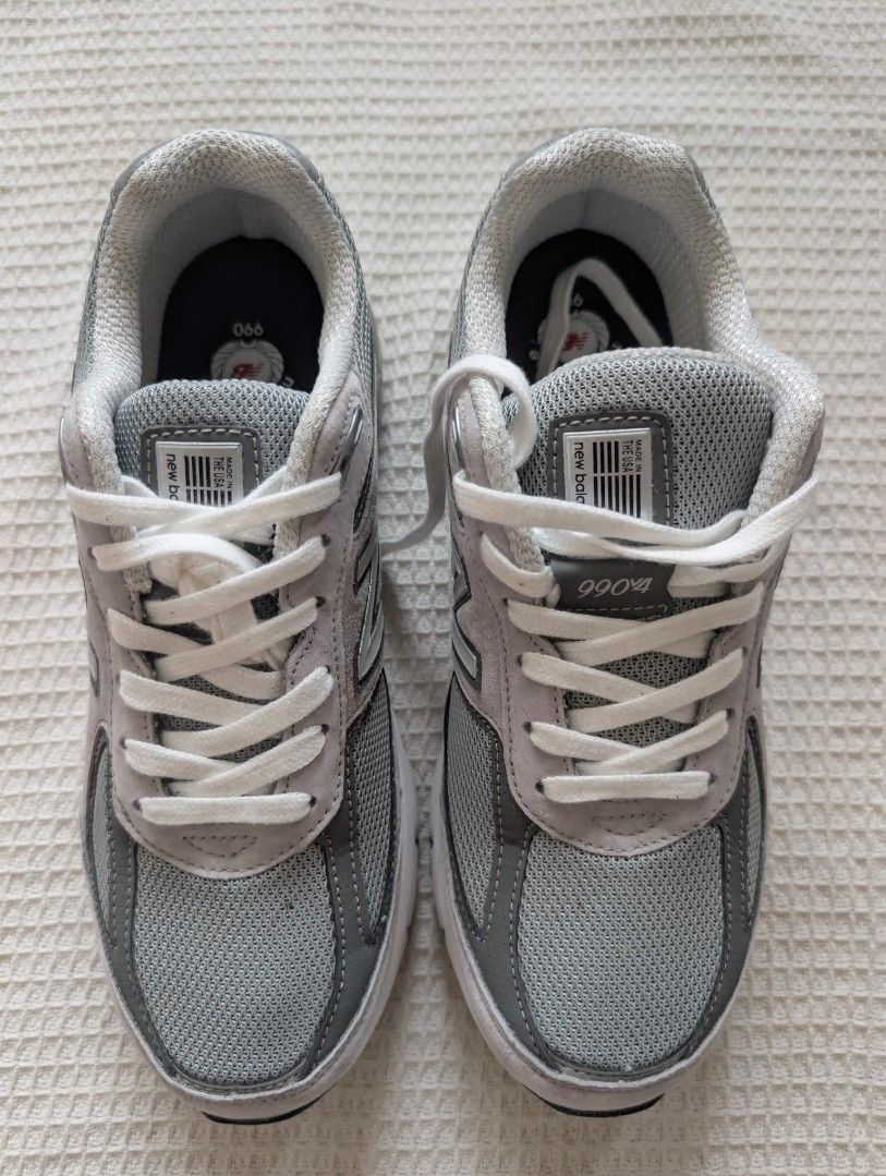 New Balance 990v4 (Category: Sneakers) located in Binan City. Submitted by fabpanda (Listing ID 1466628296, Image 2). Description: LAST PRICE.❣️❣️❣️ LAST PRICE.❣️❣️❣️ LAST PRICE.❣️❣️❣️ The best vintage Nb design! Also good for running. Never been used... sinukat lang pero di kasya. Also willing for trade-in if you have a smaller size. Naitapon yung mismong box but i have another NB box for a different shoe in the pic. Issue: Mejo nabura ung red N