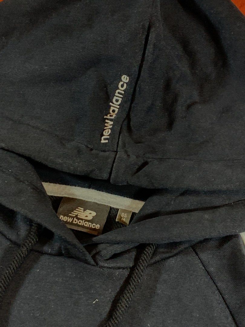 New Balance Hoodie Jacket (Category: Activewear) located in Don Carlos. Submitted by buddysemaj (Listing ID 1467489749, Image 3). Description: .