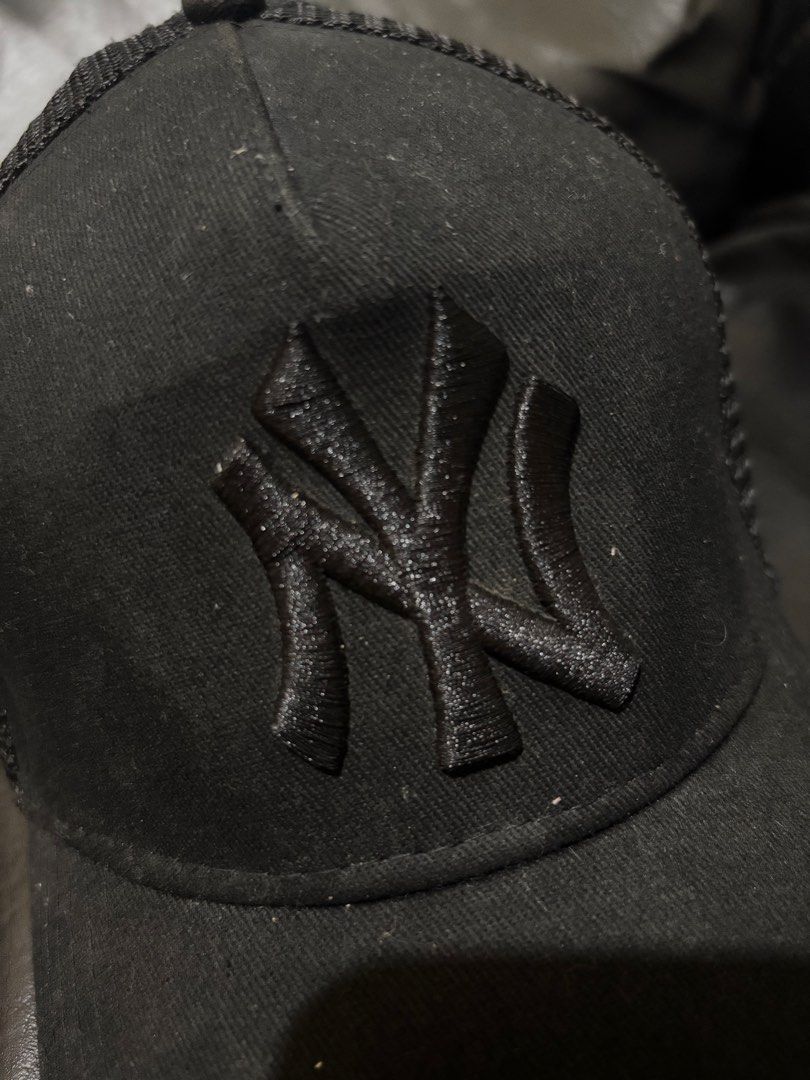 new era black cap (Category: Caps & Hats) located in Manila. Submitted by iyahpreloved_ (Listing ID 1467403528, Image 3). Description: new era black cap super ganda pa in person like new ! nego issue: shown in the 4th slide need cleaning lang :).