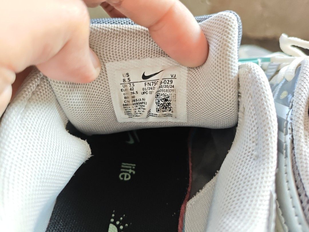 NIKE (Category: Sneakers) located in Manila. Submitted by xoien (Listing ID 1467475135, Image 3). Description: NIKE condition; 9,5/10 size; 8,5us men/26,5cm color; flat pweter ⏹️PRICE; 2,100 🟡sobrang comfy sa paa 🟡goods pang everyday or pang pormahan 🟡used x7 only 🟡one is to 1 c0py (Ü Ä) quality yan 🟡color may be varie due lightning 🟡UGALIIN BASAHIN ANG BUONG DETAILS WAG MASYADO EXCITED 🟡NO RETURN POLICY UNA HND AKO MALL/ONLINESHOP ETC. AN