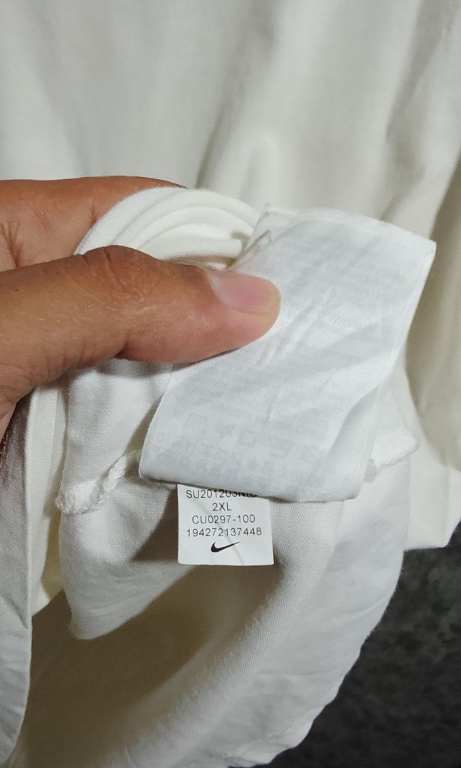 Nike (Category: Tshirts & Polo Shirts ) located in Calabanga. Submitted by arvintroy11237 (Listing ID 1467479481, Image 3). Description: - NIKE - XL - EXCELLENT CONDITION - COLOR RATE 9.5/10 - NO ISSUE.