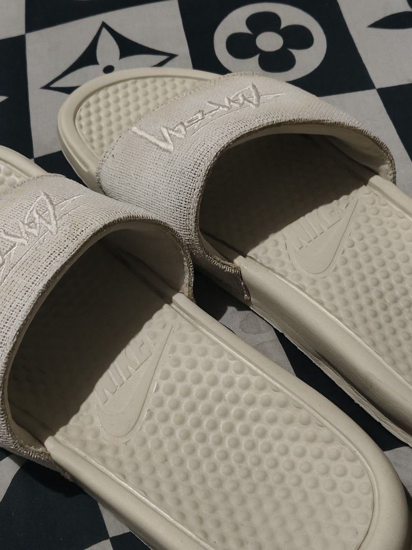 Nike (Category: Slippers & Slides) located in Marikina City. Submitted by duaaaaa (Listing ID 1467485397, Image 3). Description: Nike x Stussy US 9 Need wash only.