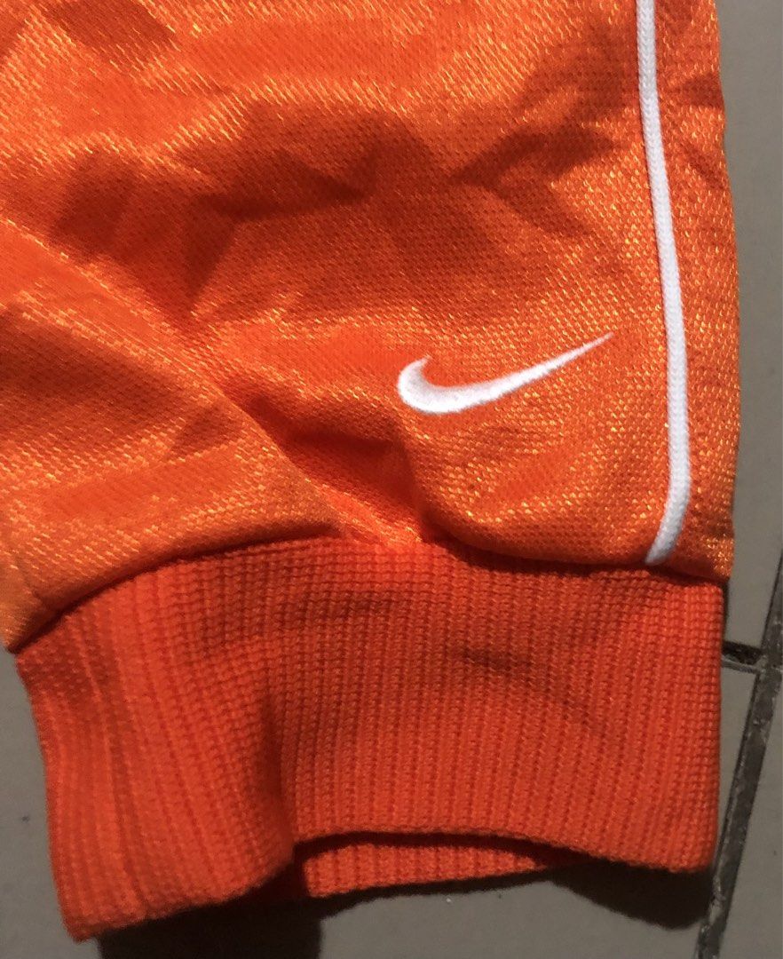 NIKE (Category: Coats, Jackets and Outerwear) located in Manila. Submitted by golden_znamss (Listing ID 1467587174, Image 3). Description: NIKE trackjacket 23x27 400💸 no issue 📍Montalban.
