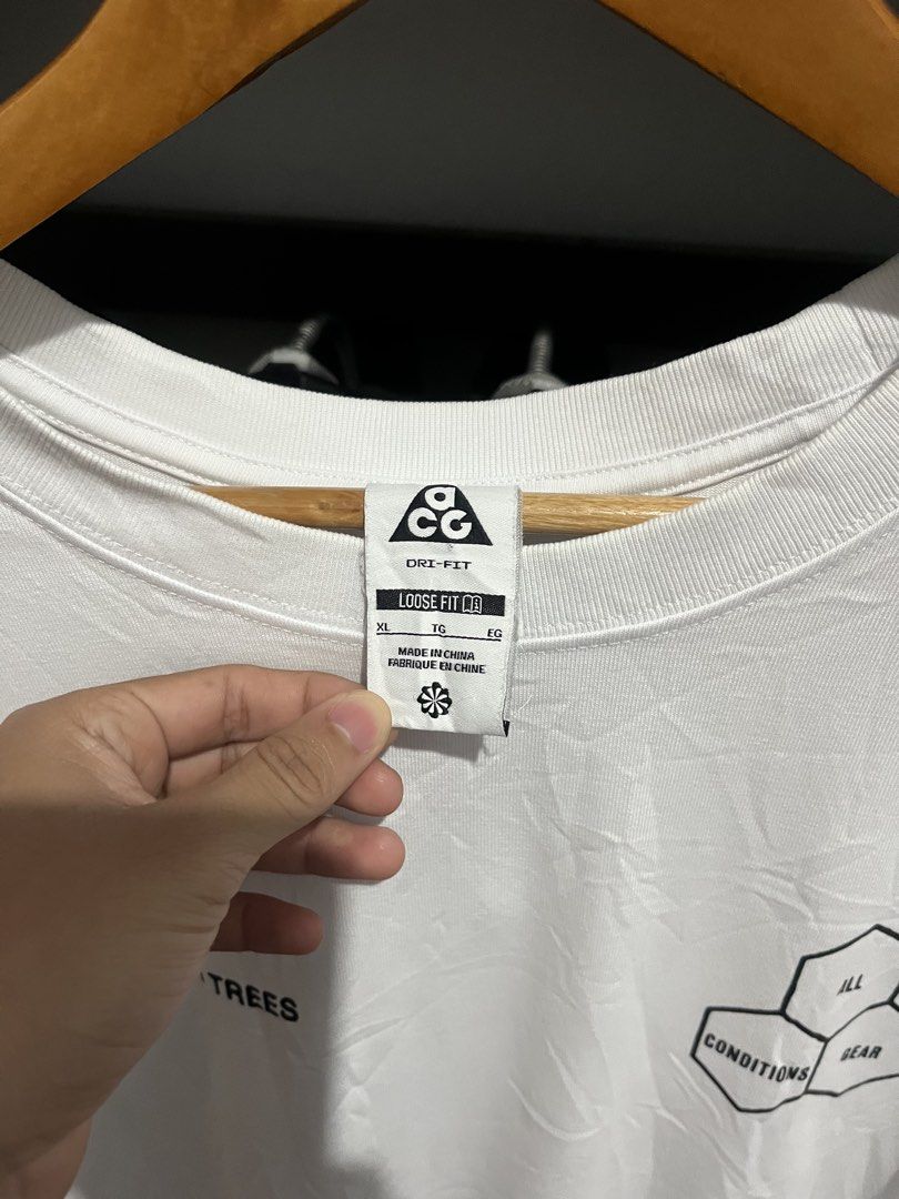 Nike ACG Shirt (Category: Tshirts & Polo Shirts ) located in Calamba. Submitted by justtosellonig (Listing ID 1467477899, Image 3). Description: 23 by 29 very good condition.