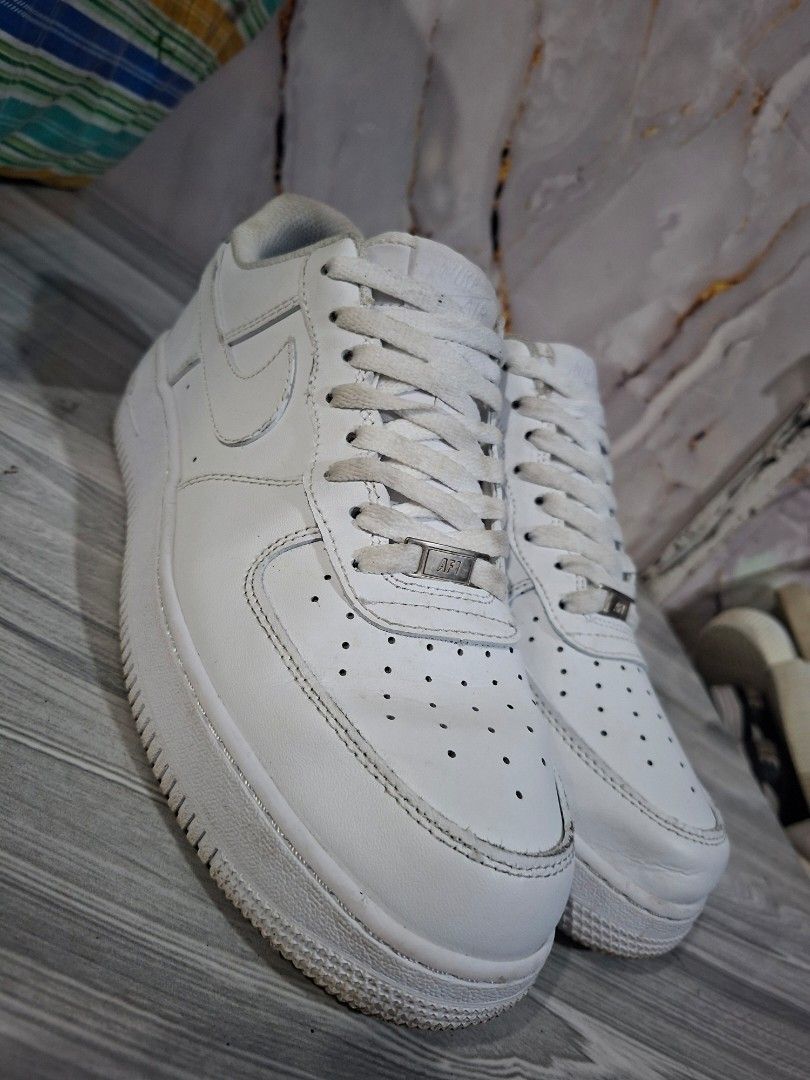 NIKE AIRFORCE 1 SNEAKER SIZE 10 (Category: Sneakers) located in General Mariano Alvarez. Submitted by adonid (Listing ID 1467449608, Image 3). Description: GOOD CONDITION ORIGINAL AIRFORCE 1 SNEAKER NO ISSUE NORMAL SIGN OF USAGE ONLY.