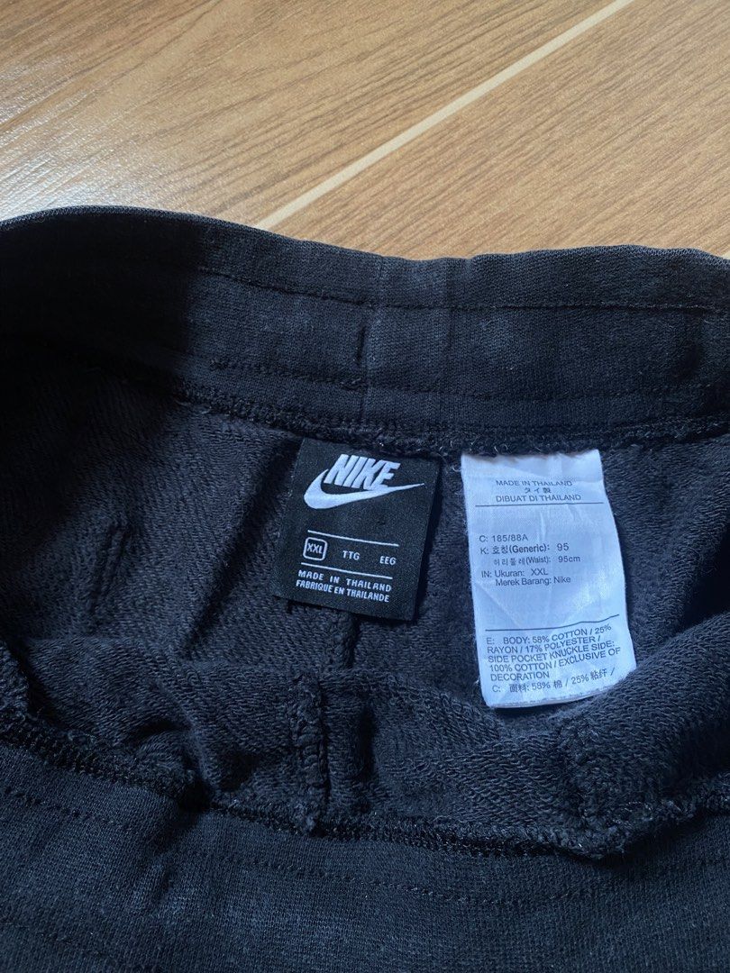 Nike alumni (Category: Shorts) located in Paete. Submitted by fat.archives (Listing ID 1467515245, Image 2). Description: 10/10 color rate Crack sa dulo ng nike (minimal) Waist 38 Length 21 +sf.