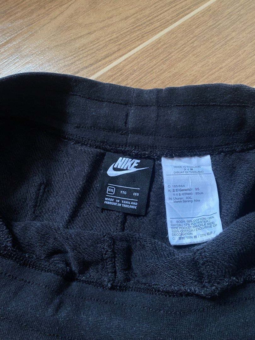 Nike alumni (Category: Shorts) located in Paete. Submitted by fat.archives (Listing ID 1467515245, Image 3). Description: 10/10 color rate Crack sa dulo ng nike (minimal) Waist 38 Length 21 +sf.