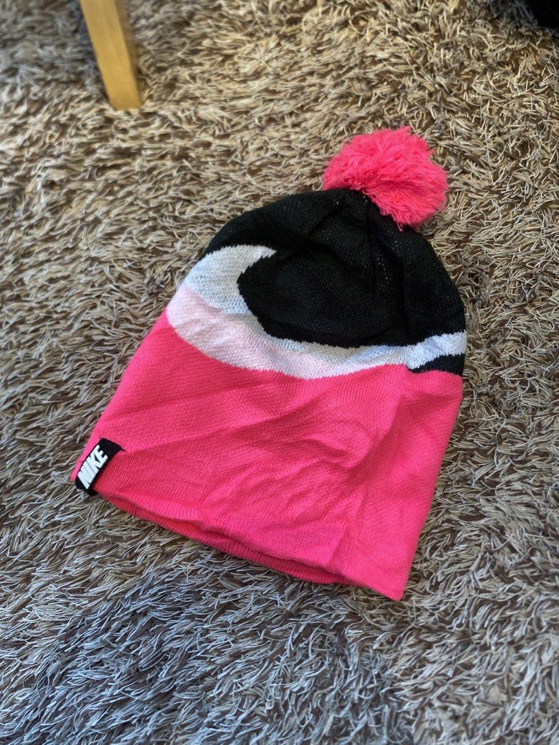 Nike beanie (Category: Hats & Beanies) located in Alegria. Submitted by thriftedpinas (Listing ID 1467476970, Image 1). Description: Nike beanie Condition : 9.5/10 Php : 300.