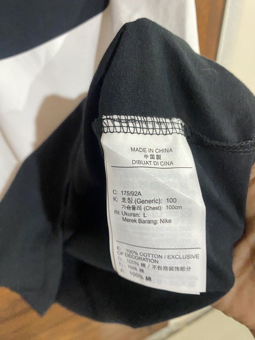 Nike Big Swoosh (Category: Tshirts & Polo Shirts ) located in Davao. Submitted by davecutee (Listing ID 1467384857, Image 3). Description: Nayke Big Swoosh Like New Parang Bumili Kalang Sa Mall Size L on Tag 🏷️ Dimension: W 21 L 28 .