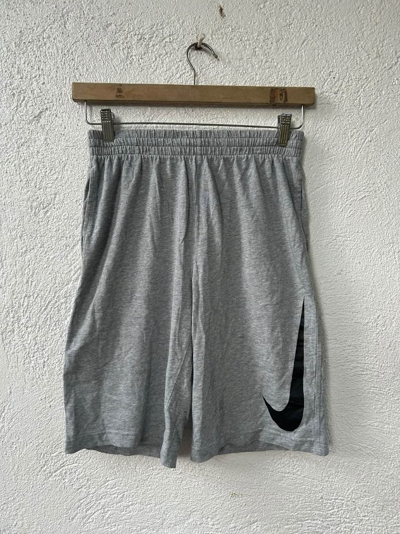 NIKE BIGLOGO YOUTH (Category: Shorts) located in Caloocan City. Submitted by vntgxlocalsph (Listing ID 1467479215, Image 1). Description: DIMES : 25-28 x 21 x 10 NO ISSUE AS NEW.