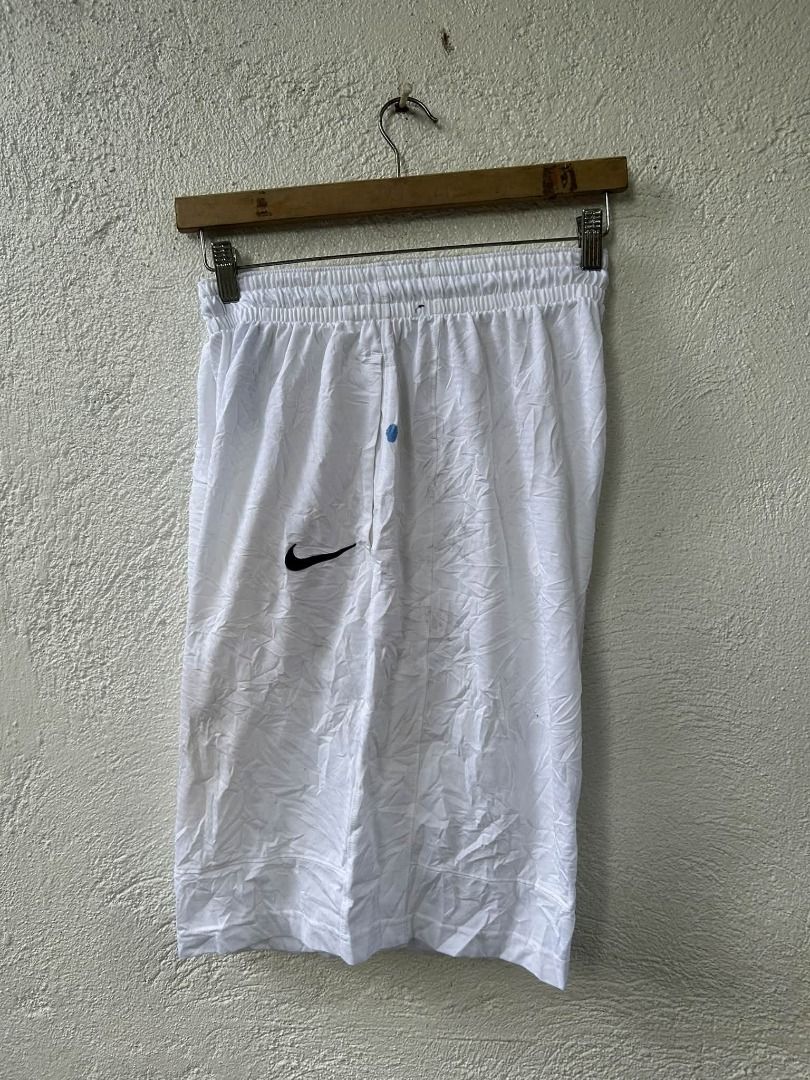 NIKE DRIFIT (Category: Shorts) located in Caloocan City. Submitted by vntgxlocalsph (Listing ID 1467478087, Image 1). Description: ISSUE : INK STAIN / YELLOW STAIN NEED WASH DIMES : 34 to 35 x 24 x 15.