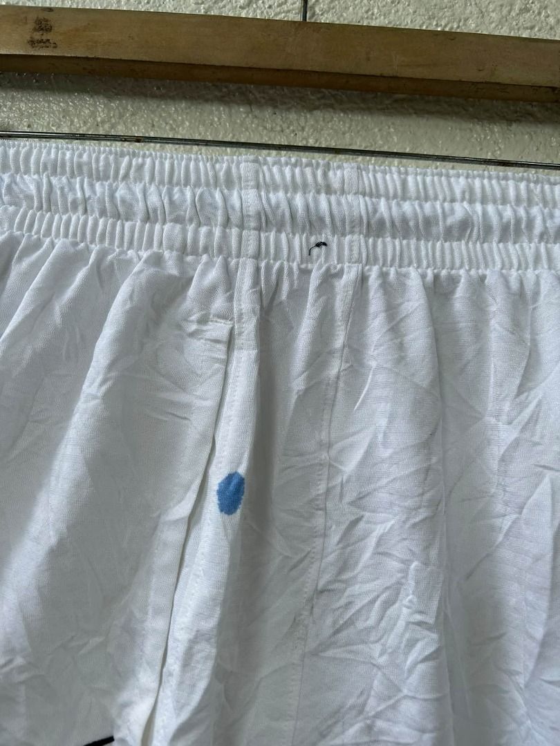 NIKE DRIFIT (Category: Shorts) located in Caloocan City. Submitted by vntgxlocalsph (Listing ID 1467478087, Image 2). Description: ISSUE : INK STAIN / YELLOW STAIN NEED WASH DIMES : 34 to 35 x 24 x 15.