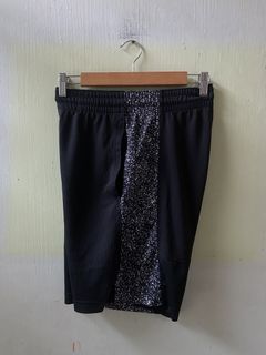 (Category: ) located in . Submitted by nasya_thrift_collection2023 (Listing ID 1467417415, Image 1). Description: .