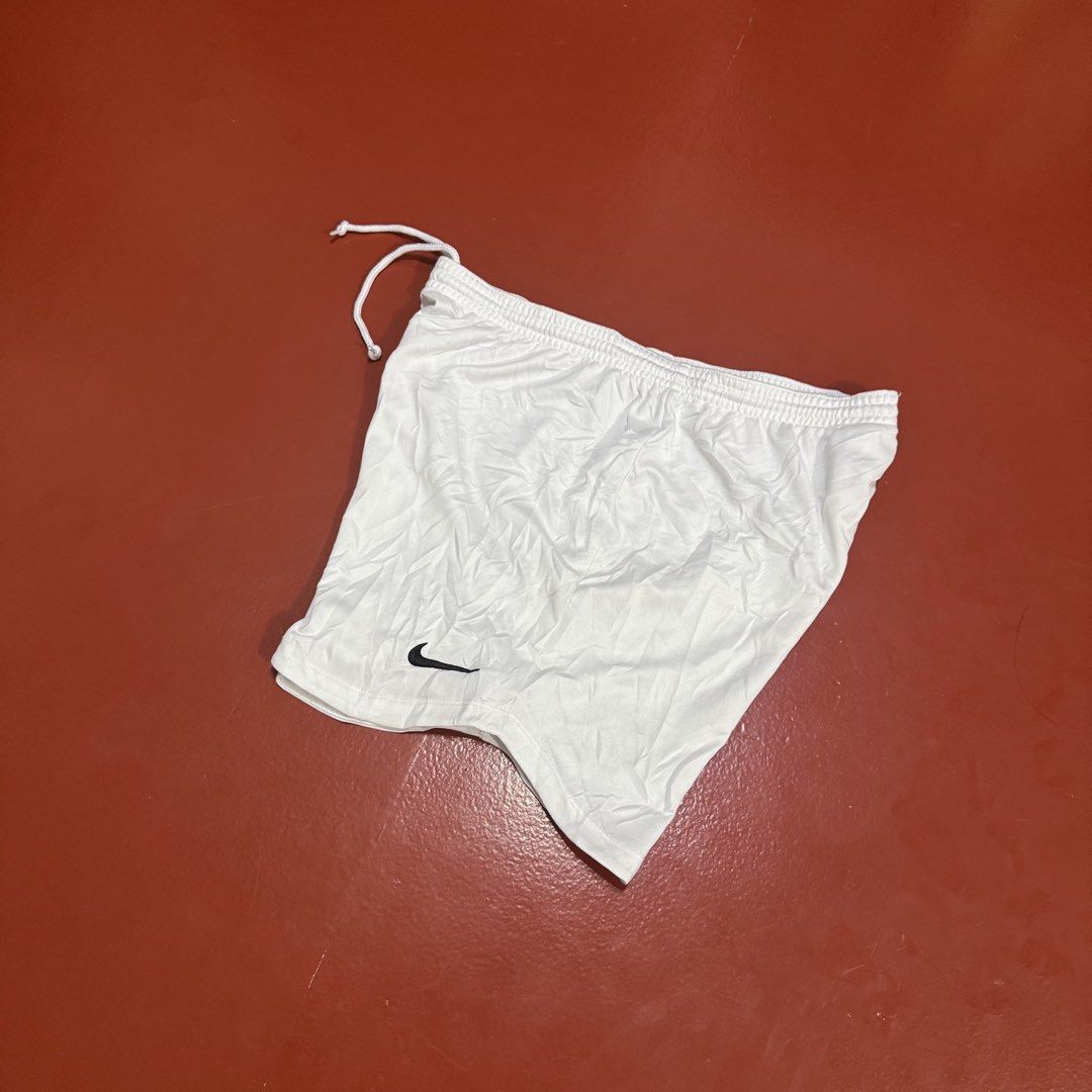 NIKE DRIFIT SHORTS (Category: Shorts) located in Pasig City. Submitted by buzzthrifty (Listing ID 1467550145, Image 1). Description: SIZE 28-32WAIST 13 LENGTH EXCELLENT TO NEW .