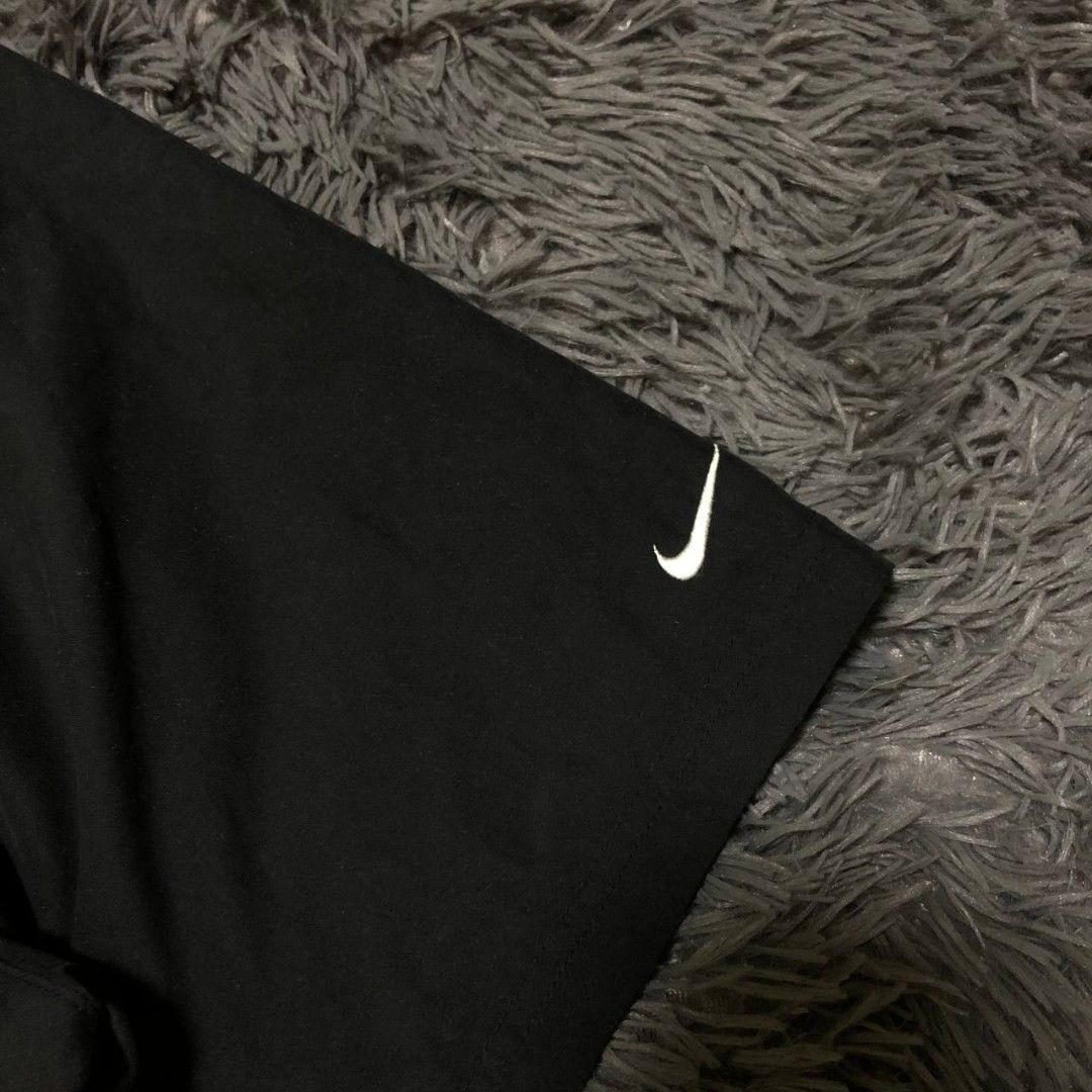Nike Golf Windbreaker (Category: Activewear) located in Camiling. Submitted by thriftscape2024 (Listing ID 1467558829, Image 3). Description: Excellent Condition Color rate: 9/10 Issue: ❌❌❌ Dimes: W26xL28.