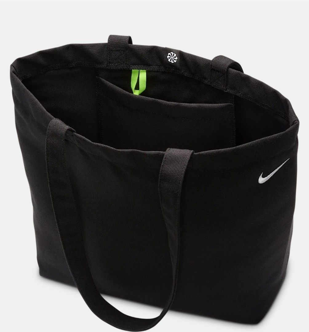 Nike Heritage Tote Bag 22L (Category: Tote Bags) located in Caloocan City. Submitted by euniceds (Listing ID 1467478778, Image 1). Description: Brand New. Original. Below SRP. Nike Heritage Tote Bag 22L Black Srp Php1,495.00 Php1,000.00 only Pick up or delivery North Caloocan.