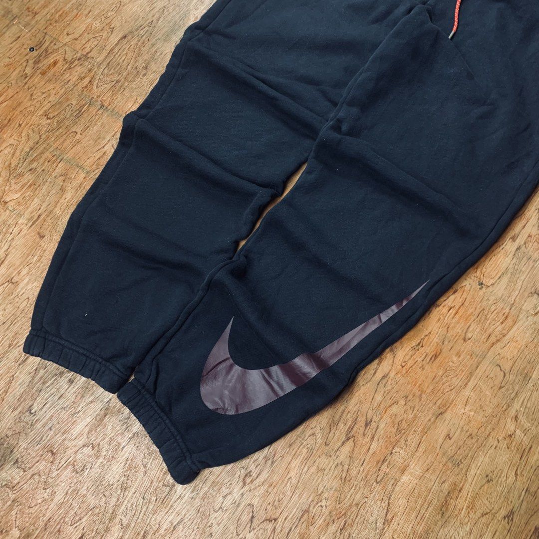 NIKE JOGGER PANTS SIDE SWOOSH (Category: Joggers) located in Cavite. Submitted by block4597 (Listing ID 1467582820, Image 3). Description: ❇️ NIKE BLACK JOGGER PANTS 📍SIZE - LARGE 35/40 📍COLOR RATE - 9/10 📍CONDITION - GOOD 📍DECLARE AUTHENTIC.