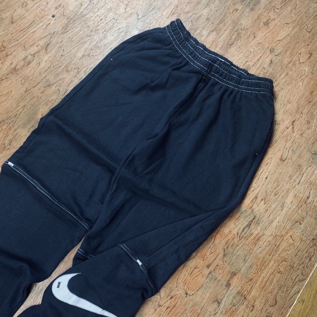 NIKE JOGGER SIDE SWOOSH (Category: Joggers) located in Cavite. Submitted by block4597 (Listing ID 1467582935, Image 2). Description: ❇️ NIKE BLACK JOGGER PANTS 📍SIZE - MEDUIM 29/39 📍COLOR RATE - 9/10 📍CONDITION - GOOD 📍DECLARE AUTHENTIC.