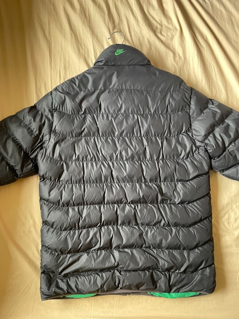 NIKE MINIMALIST GREEN PUFFER JACKET (Category: Coats, Jackets and Outerwear) located in Manila. Submitted by ako.si.lemmor (Listing ID 1467435052, Image 3). Description: This item is thrifted, manage your expectation. Dimes: 22.5X27 (XL) Color rate: 8.5/10 Issue: Signs of usage Shipping at your own cost or pickup Mandaluyong..