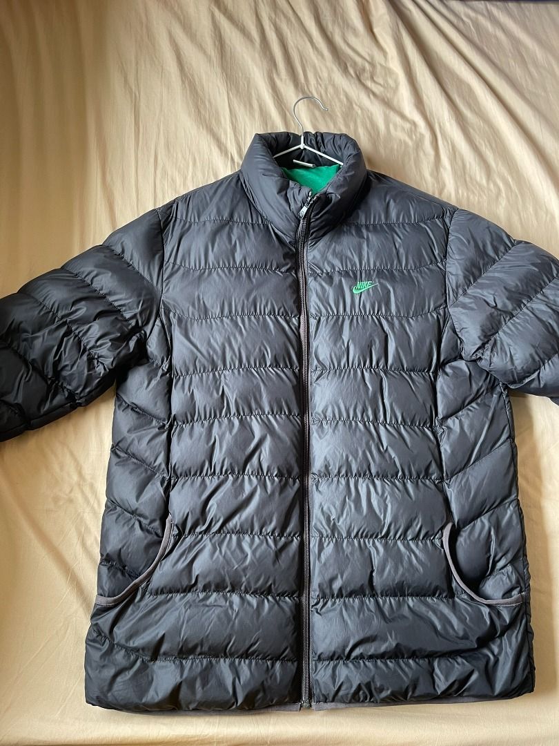NIKE MINIMALIST GREEN PUFFER JACKET (Category: Coats, Jackets and Outerwear) located in Manila. Submitted by ako.si.lemmor (Listing ID 1467435052, Image 2). Description: This item is thrifted, manage your expectation. Dimes: 22.5X27 (XL) Color rate: 8.5/10 Issue: Signs of usage Shipping at your own cost or pickup Mandaluyong..