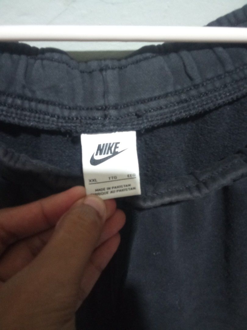 Nike Multi Logo Sweat Shorts (Category: Shorts) located in Baybay. Submitted by daleemanyuwel (Listing ID 1467520818, Image 3). Description: Multi Logo Embroidered 20 in length 17 waist in inches 14 inches leg hole Good condition can ship nationwide via j and t.