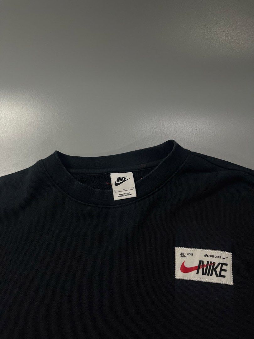 NIKE NSW SWEATSHIRT LEAP HIGH 2023 (Category: Coats, Jackets and Outerwear) located in Manila. Submitted by s4intk (Listing ID 1467365159, Image 3). Description: NIKE NSW SWEATSHIRT LEAP HIGH ‼️ 20.5 x 27.5 ‼️ 9/10 CONDITION ‼️ .
