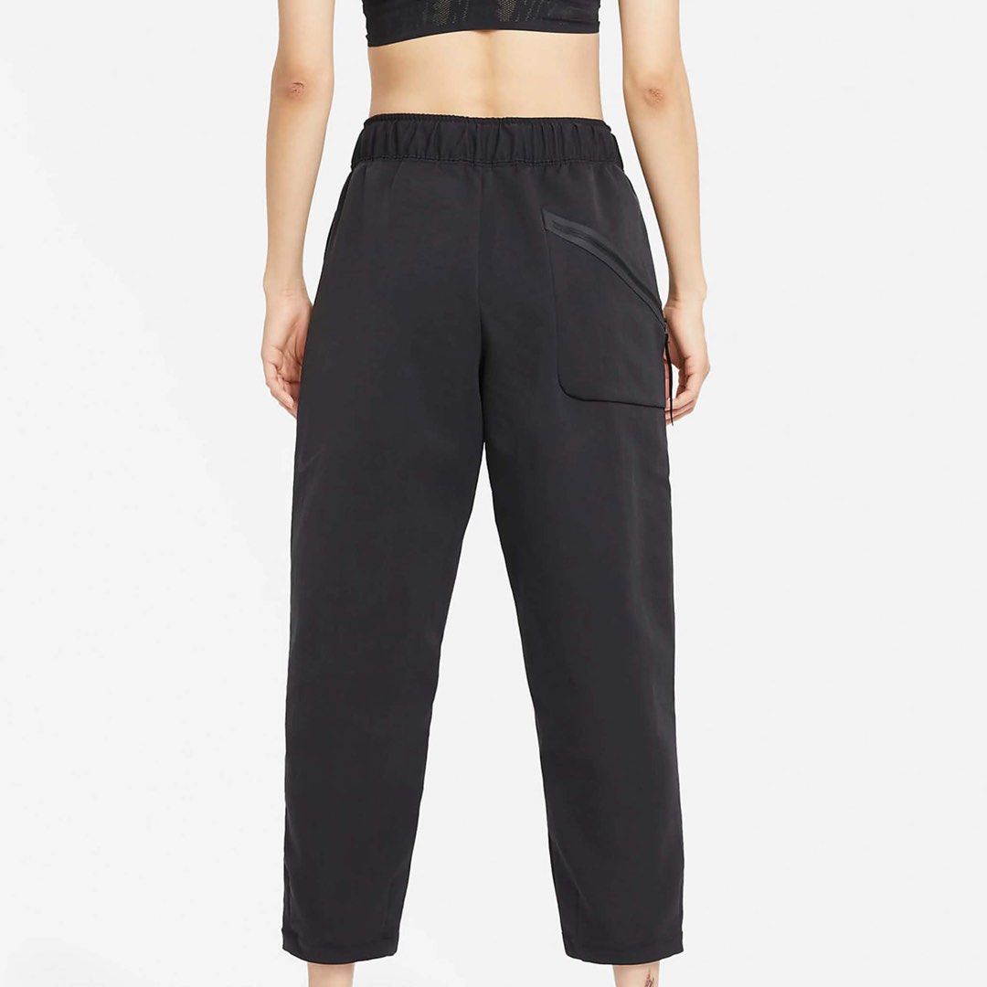 NIKE NSW TECH PACK CARGO WOVEN PANTS (Category: Other Bottoms) located in Pasig City. Submitted by buzzthrifty (Listing ID 1467549788, Image 2). Description: SIZE 28-30WAIST 35LENGTH EXCELLENT CONDITION .