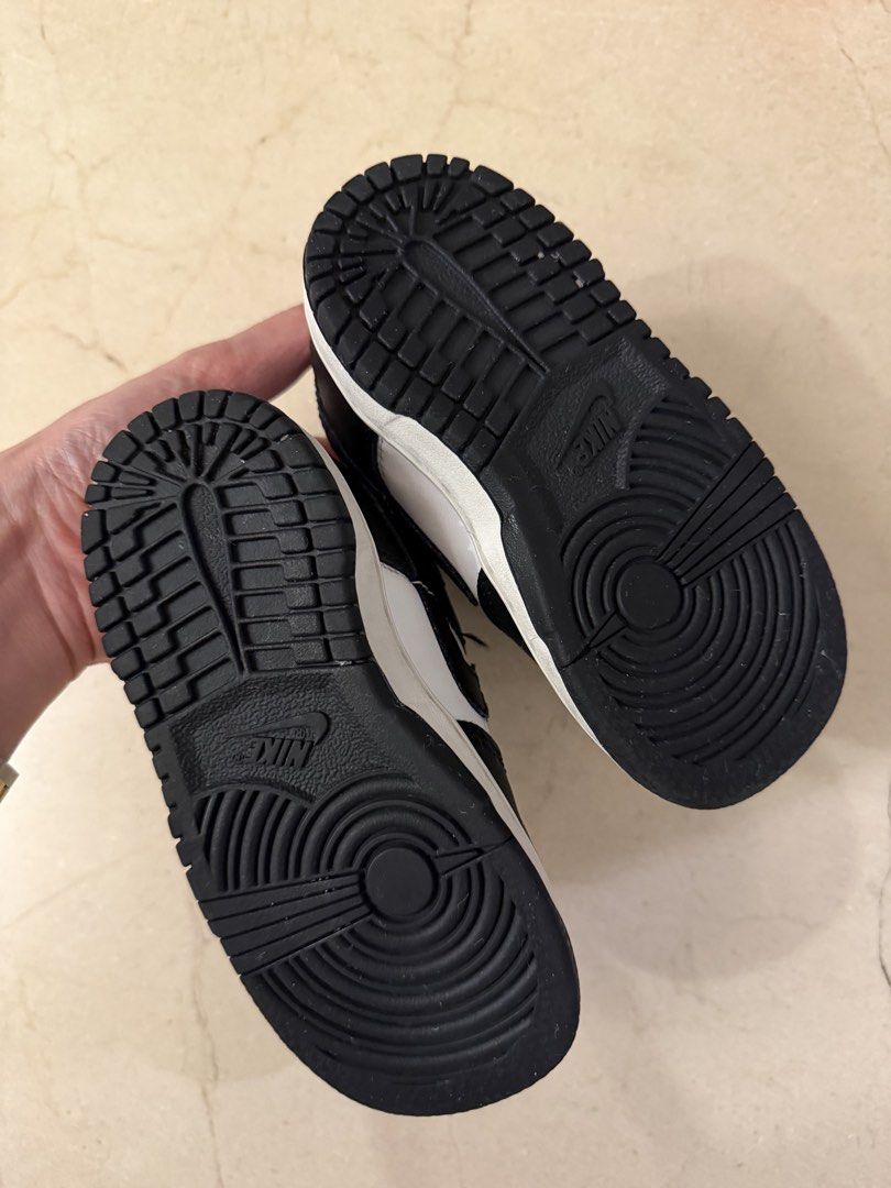 Nike Panda Dunks EU 23 (Category: Babies & Kids Fashion) located in Mandaluyong City. Submitted by gkps00 (Listing ID 1467372477, Image 2). Description: .