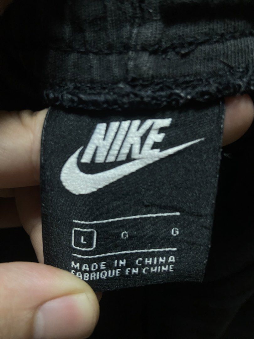 Nike pants (Category: Joggers) located in Manila. Submitted by oldso.ulfinds (Listing ID 1467600302, Image 3). Description: Nike pants Excellent condition Colorrate.9/10 W:32-34 L:39.