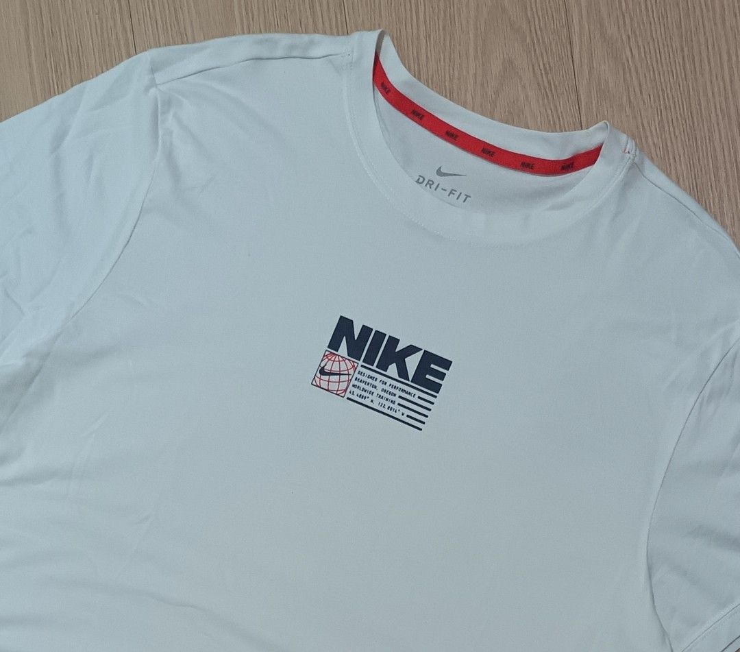 NIKE PERFORMANCE TRAINING SHIRT-STANDARD FIT (Category: Tshirts & Polo Shirts ) located in Cavite. Submitted by marcuz.lifestyle (Listing ID 1467413887, Image 2). Description: WIDTH:22 LENGTH:28.5 VERRYGOOD CONDITION NO ISSUE COLOR RATE:9.5/10 MOP:GCASH DELIVERY COURIER:JNT LOCATION:IMUS CAVITE.