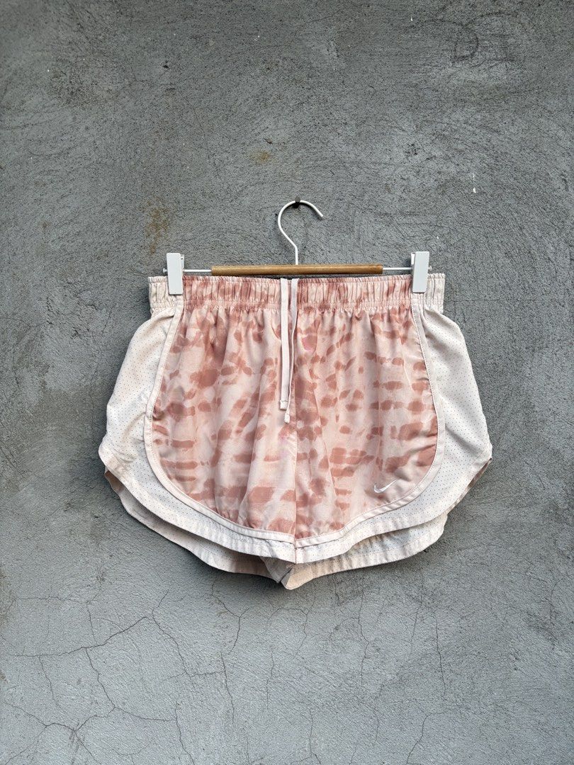 Nike Printed Tempo Running Short (Category: Activewear) located in Davao. Submitted by lumpiashanghai (Listing ID 1467525039, Image 3). Description: Nike Printed Tempo Running Short Waist 28-30, Length 14 Excellent Condition No issue & Need wash 400 +shipping.