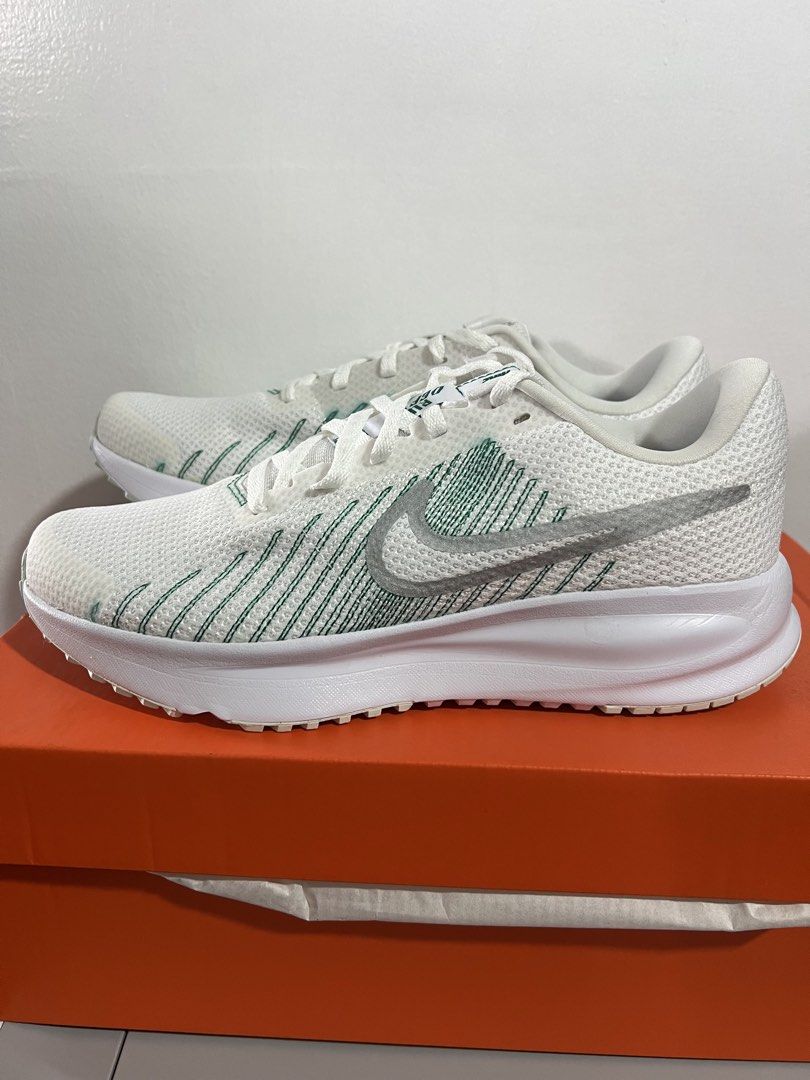 NIKE RUNDEFY SIZE 8 WOMEN (Category: Sneakers) located in Baguio. Submitted by kyrawang22 (Listing ID 1467409673, Image 1). Description: .